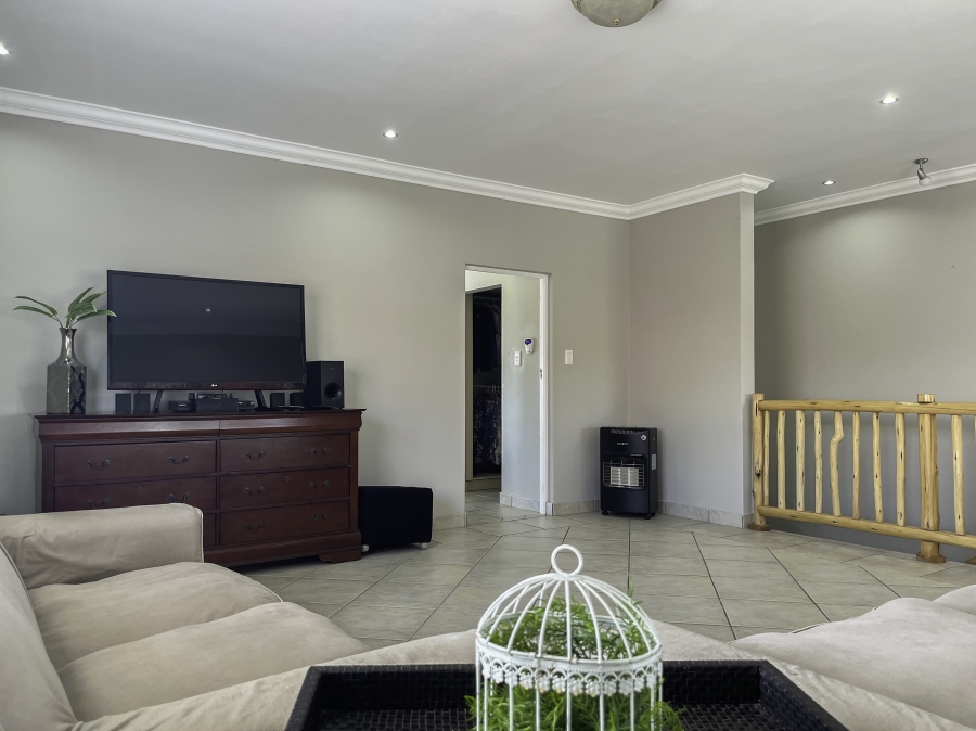 5 Bedroom Property for Sale in Hartenbos Central Western Cape